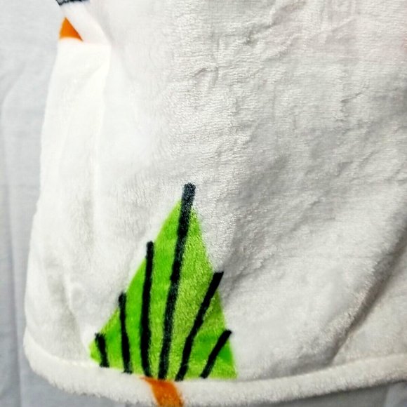 Sanrio Hello Kitty Christmas Santa Tree Plush Throw Blanket 50in x 70in 2023 NWT - Picture 4 of 8